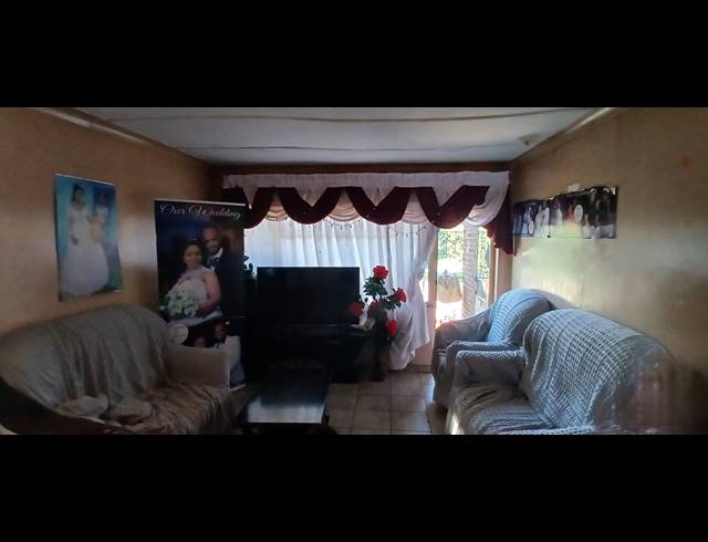 2 BEDROOM FLAT FOR SALE IN VEREENIGING CENTRAL